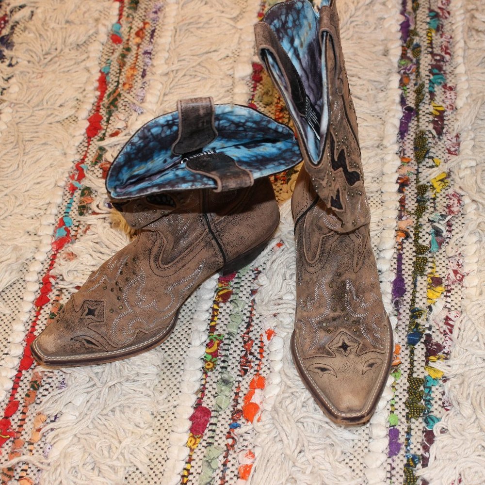Women's LAREDO Lucretia Western Snip Toe Embroidery & Studs Cowgirl boots